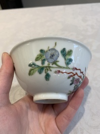 Four Chinese famille rose bowls and a blue and white bowl, Guangxu mark, 19/20th C.