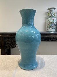 A Chinese turquoise-glazed vase, 19th C.