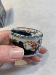 A pair of Chinese Imari-style square flasks and covers, Kangxi