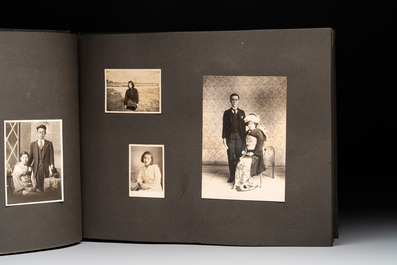 Six photo albums with sights, landmarks and people of Japan, 1st half 20th C.