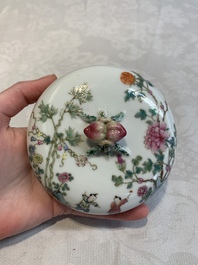 A Chinese famille rose '100 boys' covered box and a plate, Guangxu mark, Republic