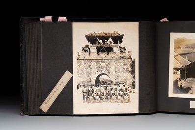 (Graphic content!) A photo album of Japanese military personnel and military operations in China, 1st half 20th C.