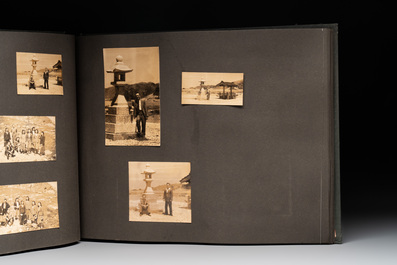 Six photo albums with sights, landmarks and people of Japan, 1st half 20th C.