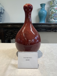 A Chinese flamb&eacute;-glazed garlic-mouth vase, Qianlong mark, 19/20th C.
