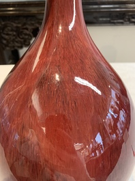 A Chinese flamb&eacute;-glazed garlic-mouth vase, Qianlong mark, 19/20th C.
