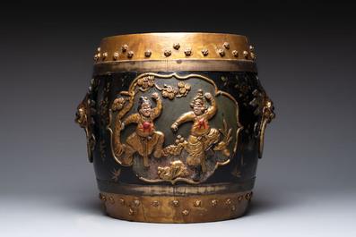 A Chinese gilt-lacquered drum-shaped stool, 19th C.