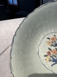 A Chinese verte-Imari bowl with floral design, Kangxi
