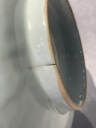 A Japanese Kakiemon-style blue and white 'quails' bowl, 19/20th C.