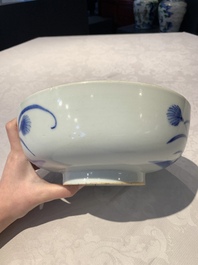 A Japanese Kakiemon-style blue and white 'quails' bowl, 19/20th C.
