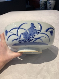A Japanese Kakiemon-style blue and white 'quails' bowl, 19/20th C.
