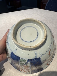 A Chinese verte-Imari bowl with floral design, Kangxi