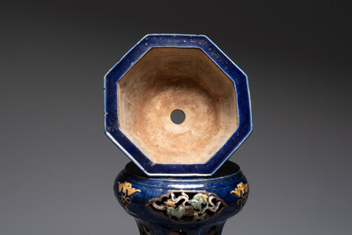 A Chinese or Vietnamese polychrome-glaze pottery jardini&egrave;re and stand, 19th C.