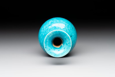 A Chinese turquoise-glazed vase, 18th C.