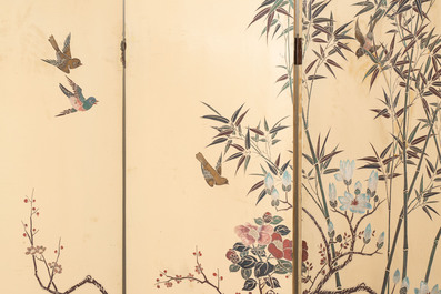 A Chinese polychrome lacquered wooden eight-panel folding screen with a pond scene, 19/20th C.
