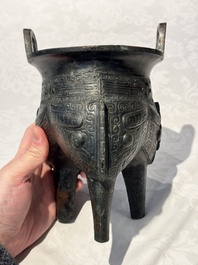 A Chinese archaic bronze tripod food vessel, 'li 鬲', Western Zhou