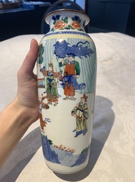 A pair of Chinese wucai 'Romance of the Three Kingdoms' rouleau vases, 19th C.