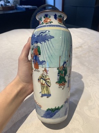 A pair of Chinese wucai 'Romance of the Three Kingdoms' rouleau vases, 19th C.
