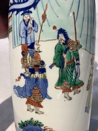 A pair of Chinese wucai 'Romance of the Three Kingdoms' rouleau vases, 19th C.