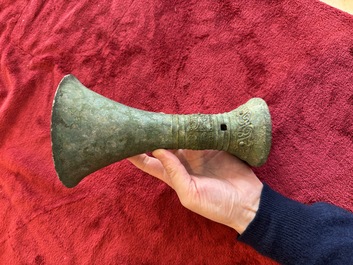 A Chinese archaic bronze ritual wine vessel, 'gu 觚', Shang