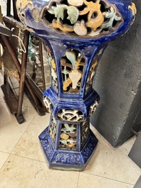 A Chinese or Vietnamese polychrome-glaze pottery jardini&egrave;re and stand, 19th C.