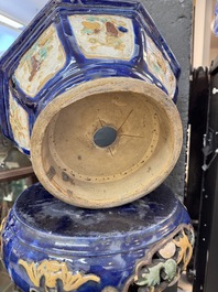 A Chinese or Vietnamese polychrome-glaze pottery jardini&egrave;re and stand, 19th C.