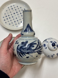 Four Chinese blue and white wares for the Vietnamese market, chơi ngọc 玩玉 and Jiaqing mark, 19th C.