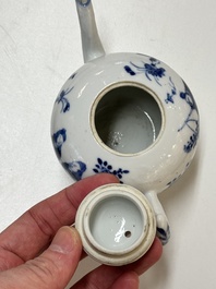 Four Chinese blue and white wares for the Vietnamese market, chơi ngọc 玩玉 and Jiaqing mark, 19th C.