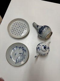Four Chinese blue and white wares for the Vietnamese market, chơi ngọc 玩玉 and Jiaqing mark, 19th C.