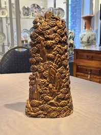 A Chinese huali wooden shrine, 17/18th C.