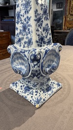 A blue and white Dutch Delft obelisk, late 17th C.