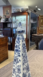 A blue and white Dutch Delft obelisk, late 17th C.