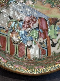 A Chinese Canton famille rose 38-piece tea service, 19th C.