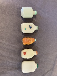 A collection of 20 Chinese jade snuff bottles, 19/20th C.