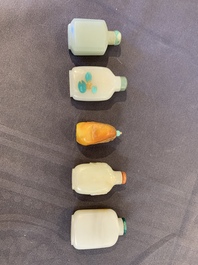 A collection of 20 Chinese jade snuff bottles, 19/20th C.