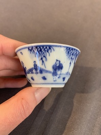 Eight Chinese blue and white cups, 14 saucers and four teapots, Kangxi/Qianlong