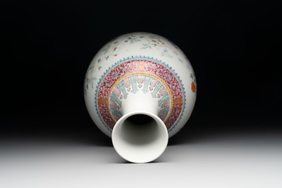 A Chinese famille rose 'boys and roosters' vase and a Milefo Buddha, Guangxu and Zhu Mao Ji 朱茂記造 mark, 19/20th C.