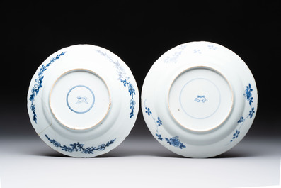 A Chinese blue and white dish and ten plates, Wanli/Kangxi