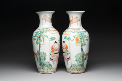 A pair of Chinese famille rose vases with court ladies, 19/20th C.