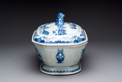 A Chinese blue and white covered tureen and a serving dish, Qianlong