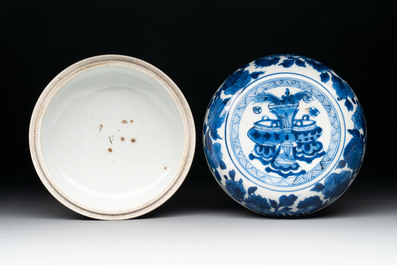 A Chinese blue and white vase, a jar and a covered box, Kangxi