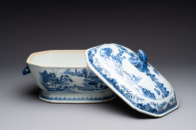 A Chinese blue and white covered tureen and a serving dish, Qianlong