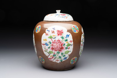 A Chinese famille rose capucin-brown-ground covered jar and a pair of beaker vases, Qianlong