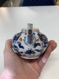A collection of five Chinese Imari-style wares and one Canton famille rose cup, Kangxi/Qianlong