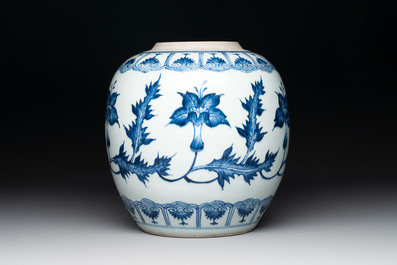 A Chinese blue and white vase, a jar and a covered box, Kangxi