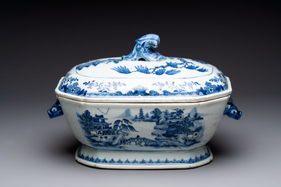 A Chinese blue and white covered tureen and a serving dish, Qianlong