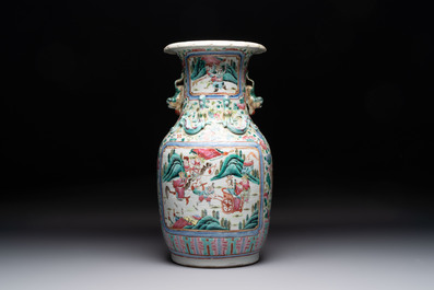 A Chinese famille rose yellow-ground covered bowl, a famille rose vase and a turquoise-ground vase, 19th C.