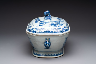 A Chinese blue and white covered tureen and a serving dish, Qianlong