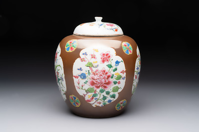 A Chinese famille rose capucin-brown-ground covered jar and a pair of beaker vases, Qianlong