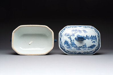 A Chinese blue and white covered tureen and a serving dish, Qianlong