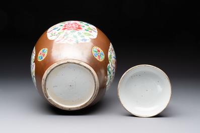 A Chinese famille rose capucin-brown-ground covered jar and a pair of beaker vases, Qianlong